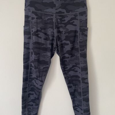 Leggings color style Camo Black and Gray Size M With Pockets